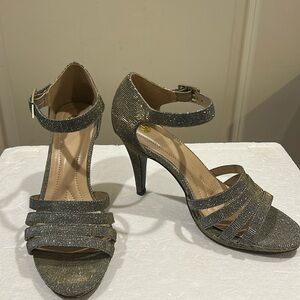 CP women’s sparkly ankle strap buckle open toe straps pumps heel sandals size 9